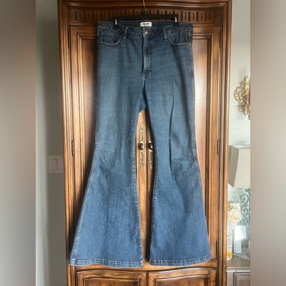Wrangler Retro Trumpet Flare Jeans